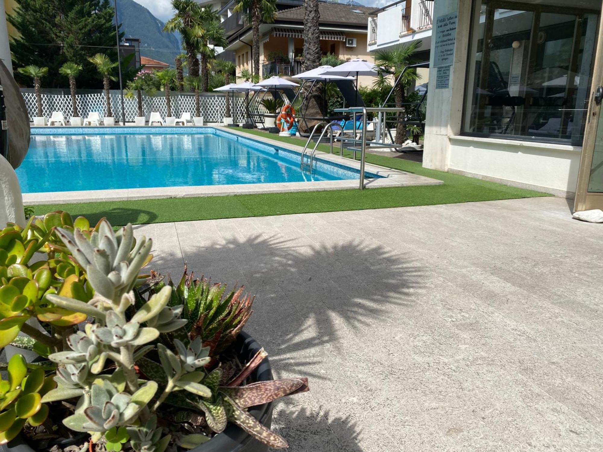 Hotel La Perla Riva del Garda Exterior photo