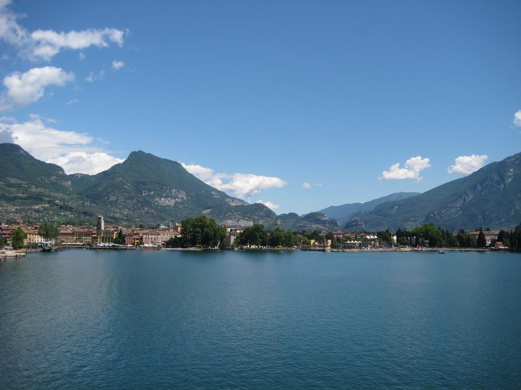 Hotel La Perla Riva del Garda Exterior photo