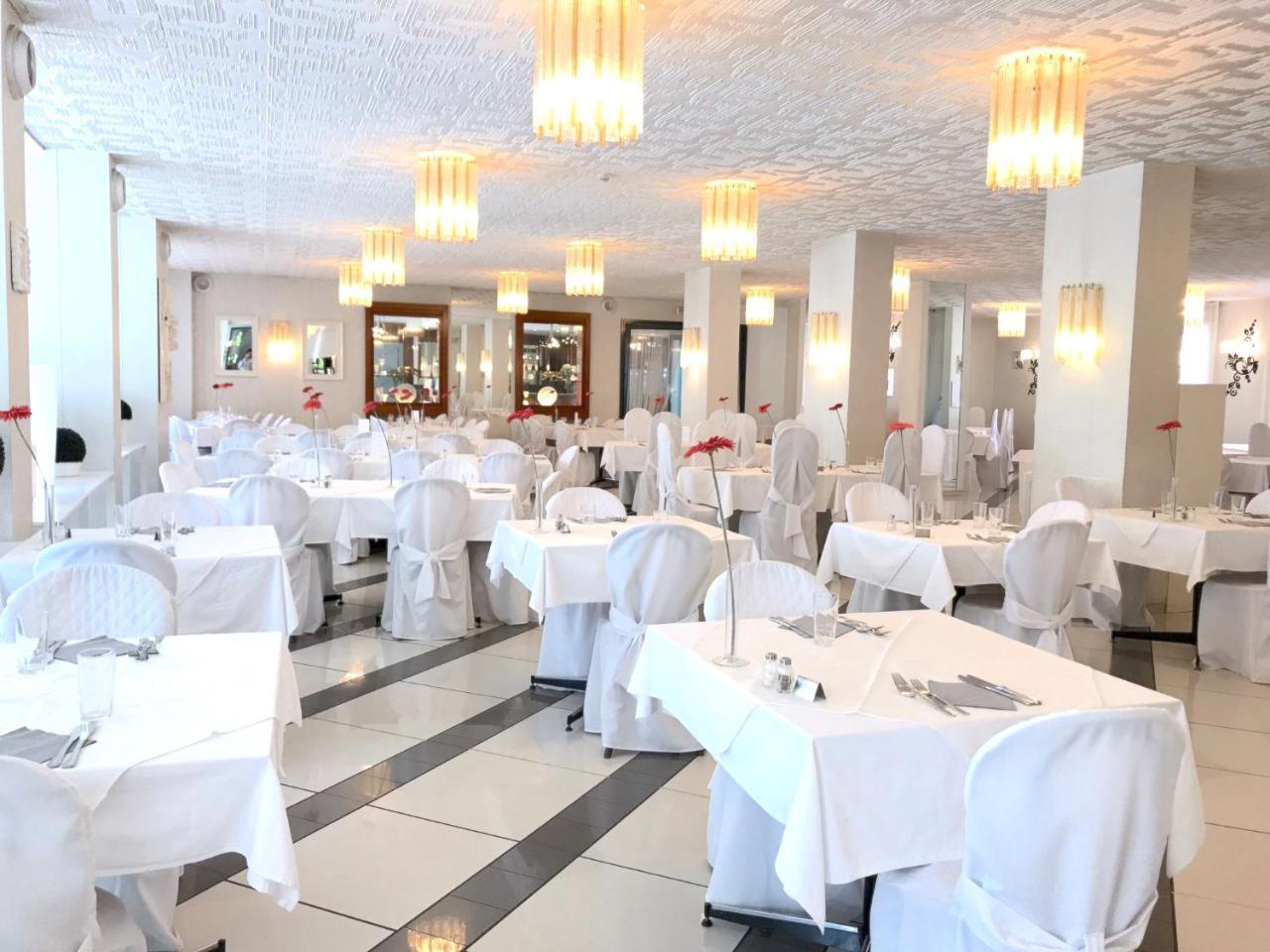 Hotel La Perla Riva del Garda Exterior photo